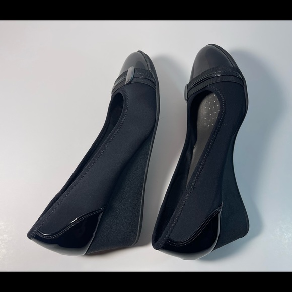 TIME AND TRU Women's Shoes Black Fabric Patient Leather Platform Pamps Size:9.5 - Picture 4 of 9